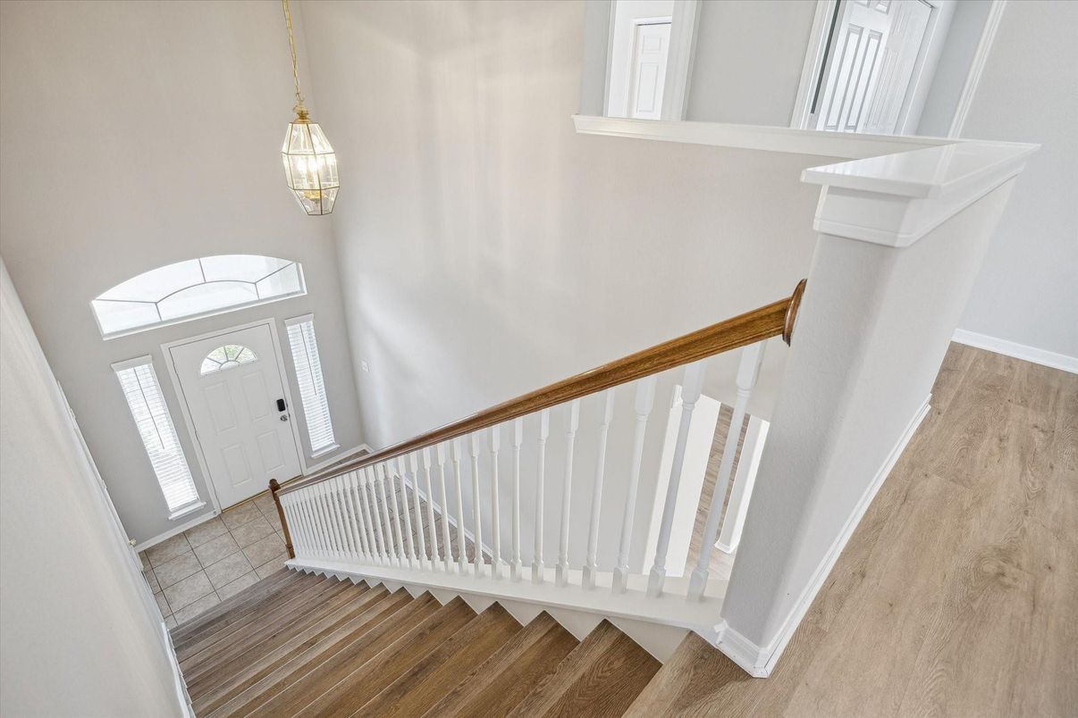 Interior, Pendant Lights, Wood Texture Flooring