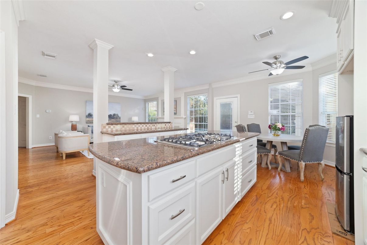 Dining room, Interior, Kitchen, Recessed Lighting, Wood Texture Flooring