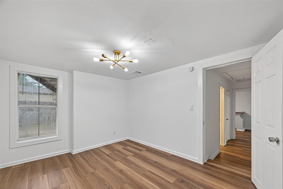 Empty room, Interior, Pendant Lights, Wood Texture Flooring