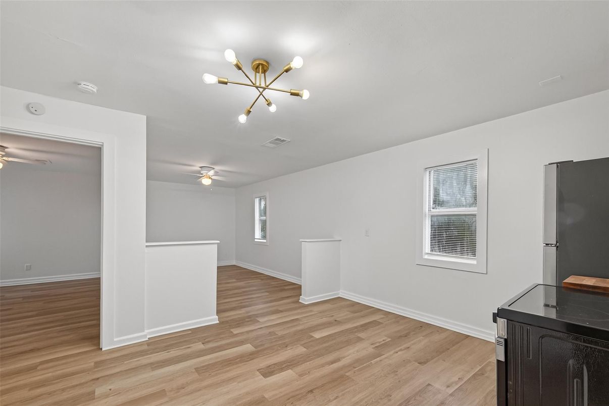 Empty room, Interior, Pendant Lights, Wood Texture Flooring