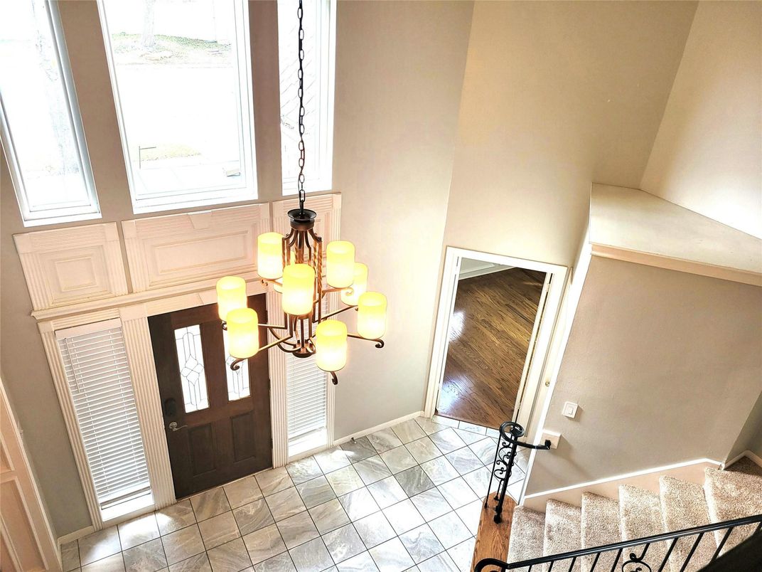 Interior, Pendant Lights, Wood Texture Flooring