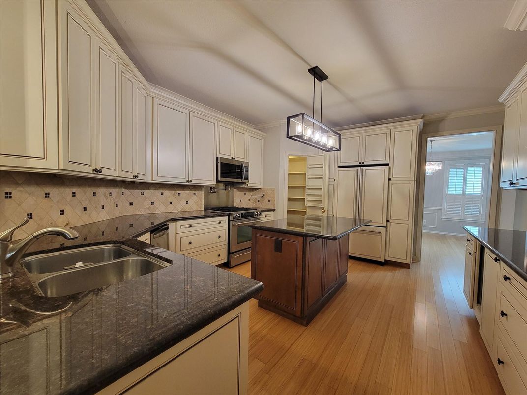 Interior, Kitchen, Pendant Lights, Wood Texture Flooring