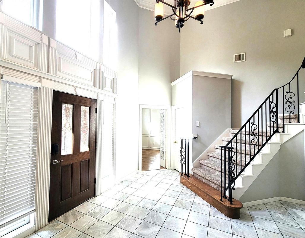 Chandelier, Interior, Marble, Pendant Lights