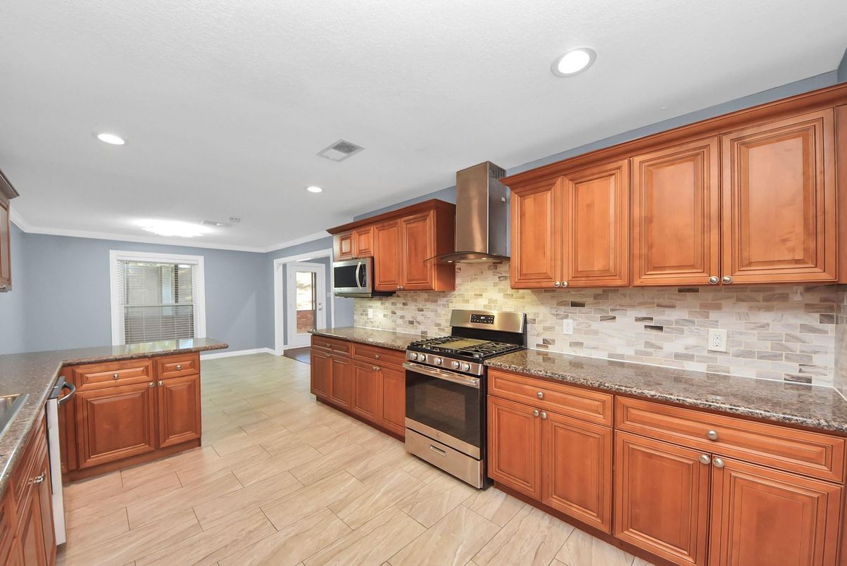 Interior, Kitchen, Recessed Lighting, Wood Texture Flooring