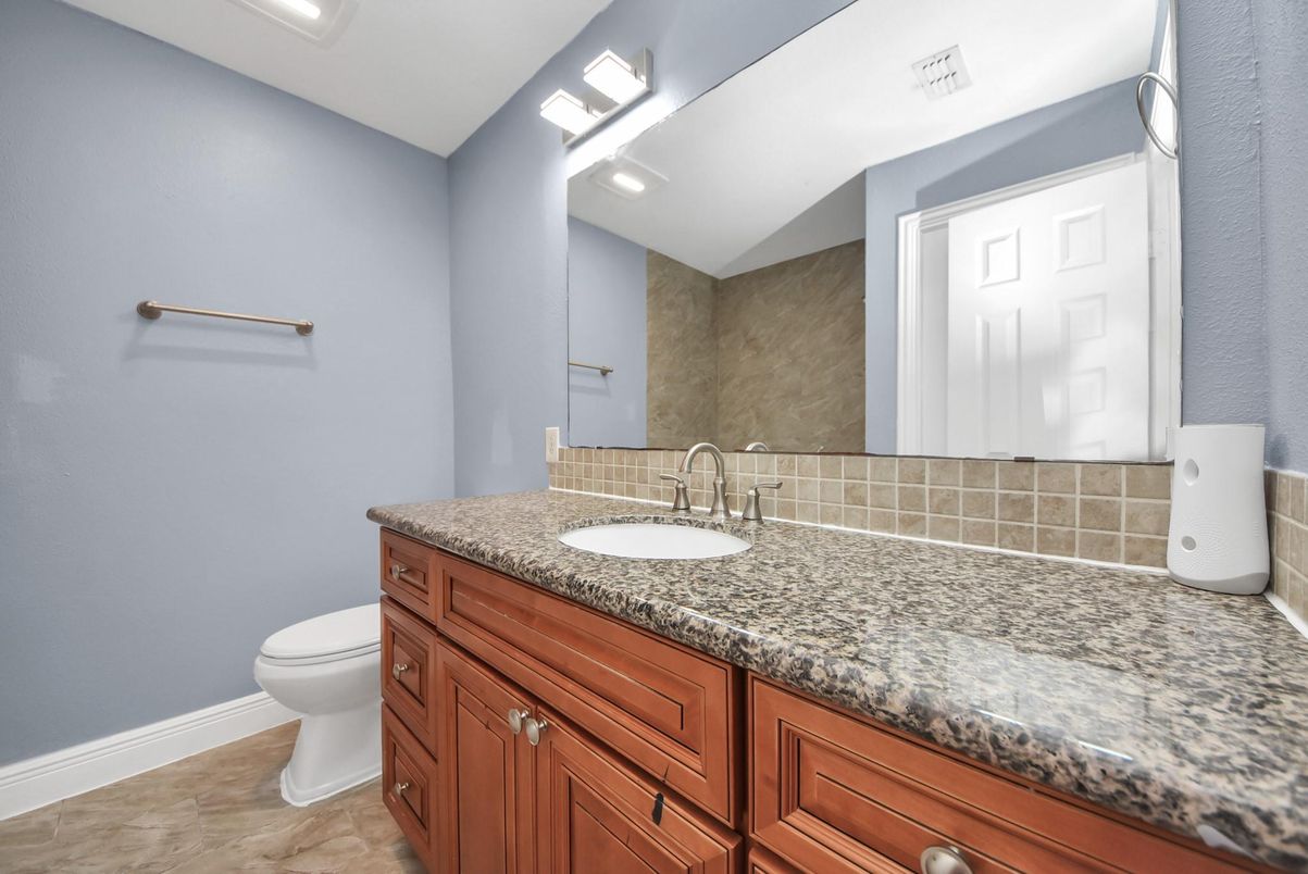 Bathroom, Interior, Recessed Lighting