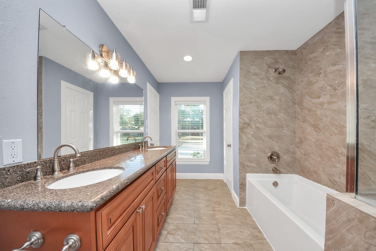 Bathroom, Dual Sink Vanities, Interior, Recessed Lighting