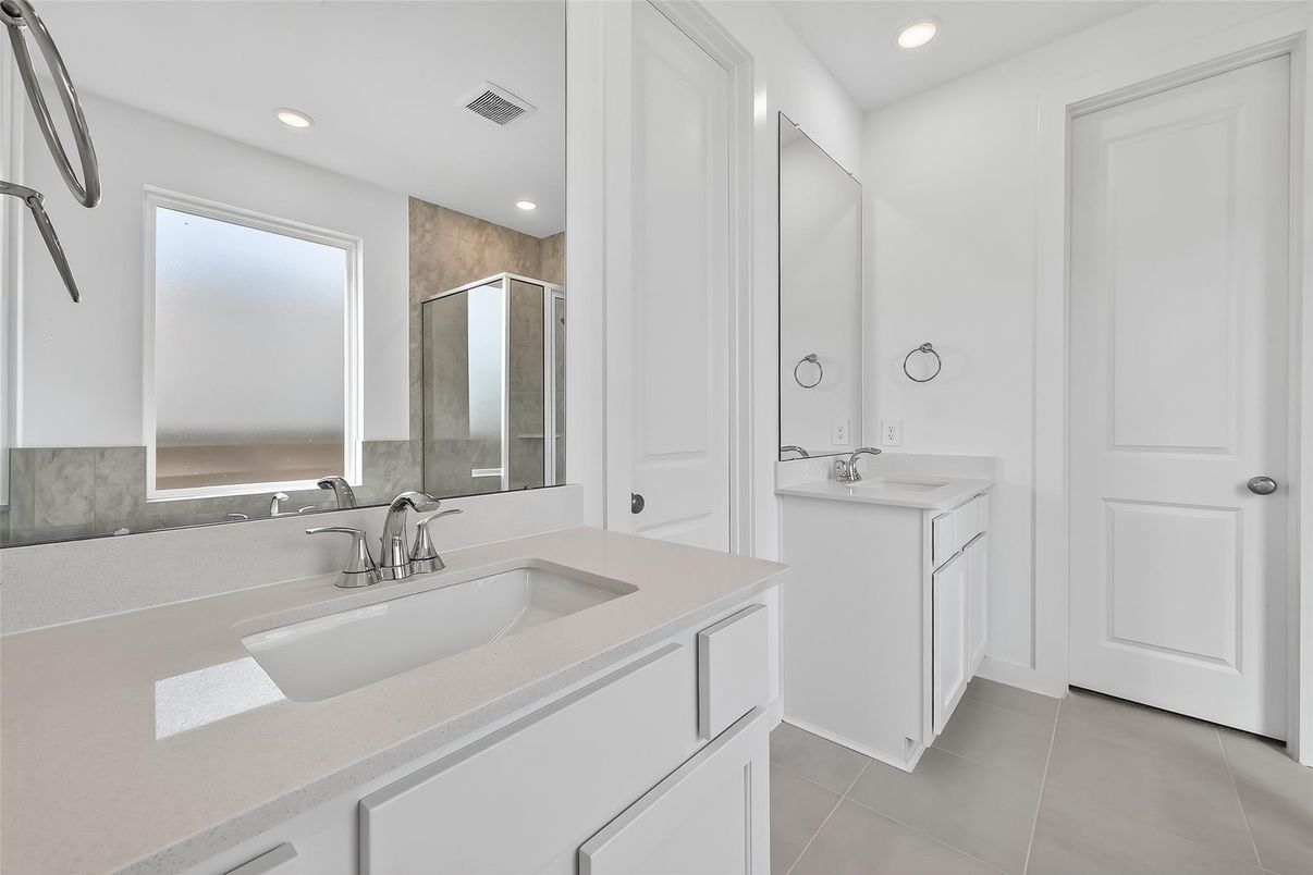 Bathroom, Dual Sink Vanities, Interior, Recessed Lighting