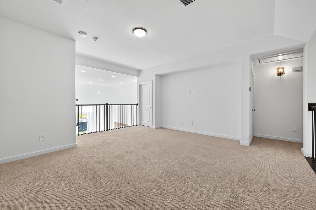 Empty room, Interior, Recessed Lighting