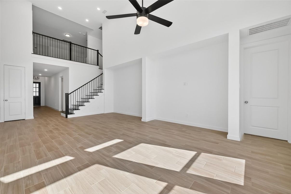 Interior, Recessed Lighting, Wood Texture Flooring