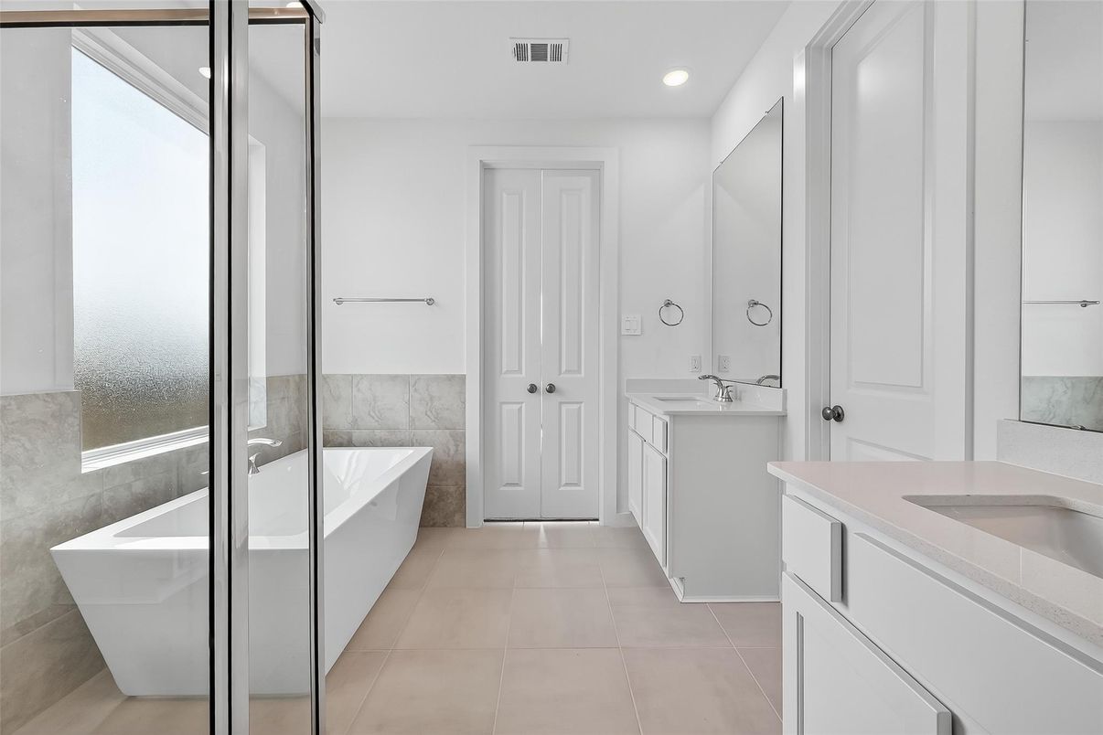 Bathroom, Dual Sink Vanities, Free Standing Baths, Interior, Recessed Lighting