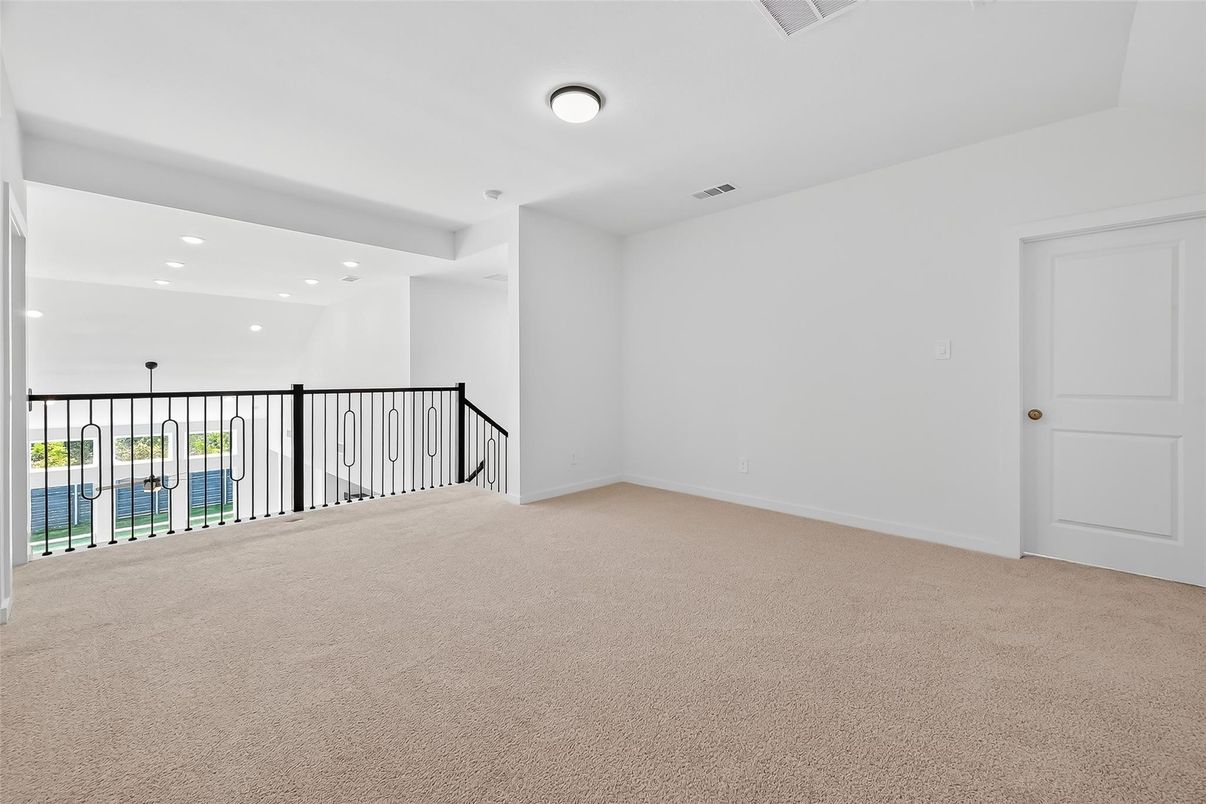 Empty room, Interior, Recessed Lighting