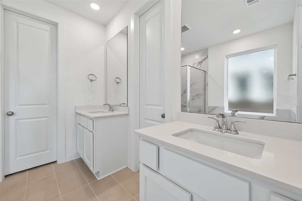 Bathroom, Dual Sink Vanities, Interior, Recessed Lighting