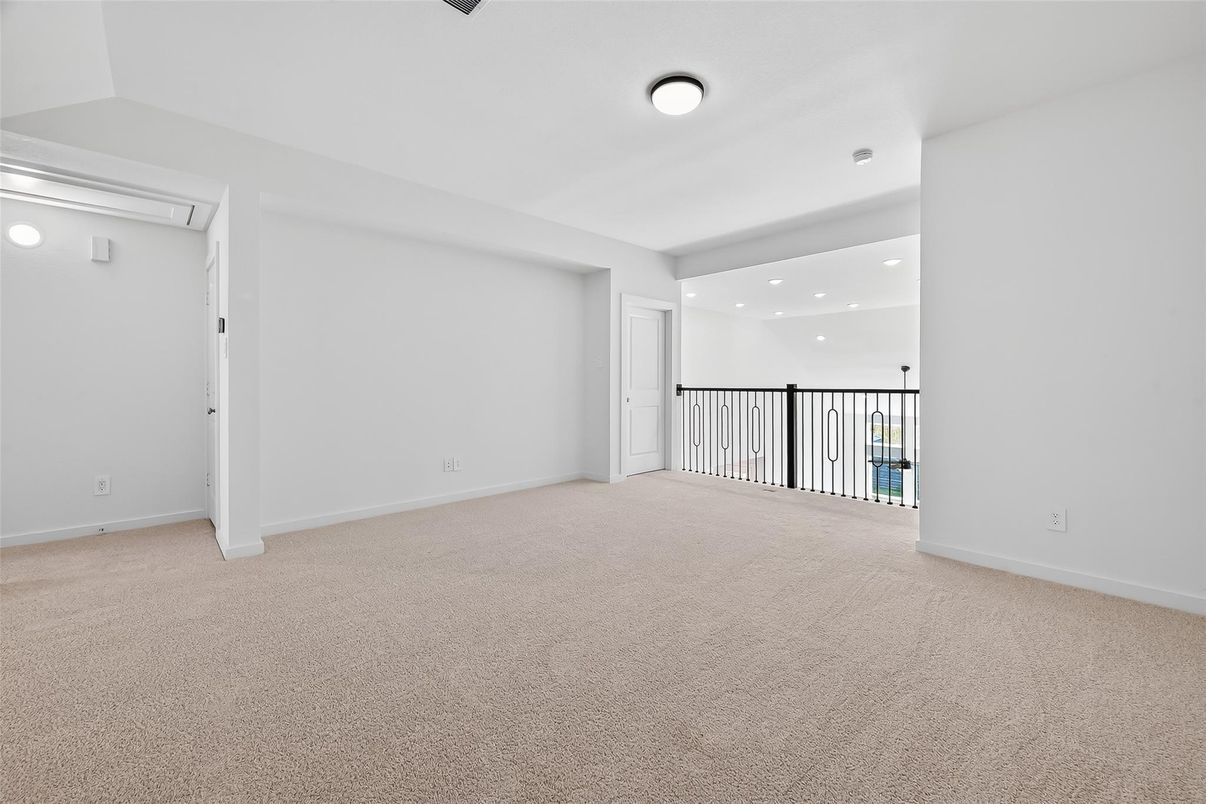 Empty room, Interior, Recessed Lighting