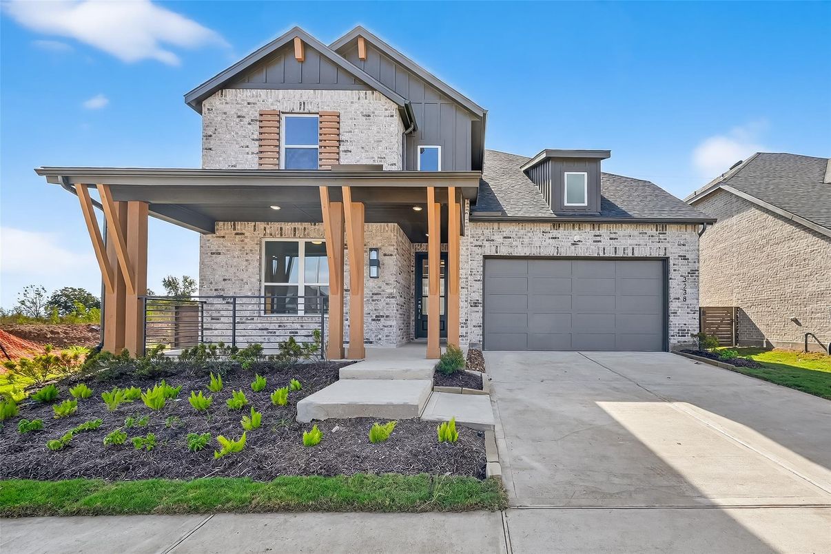 Attached, Exterior, Facade, Brick Traditional