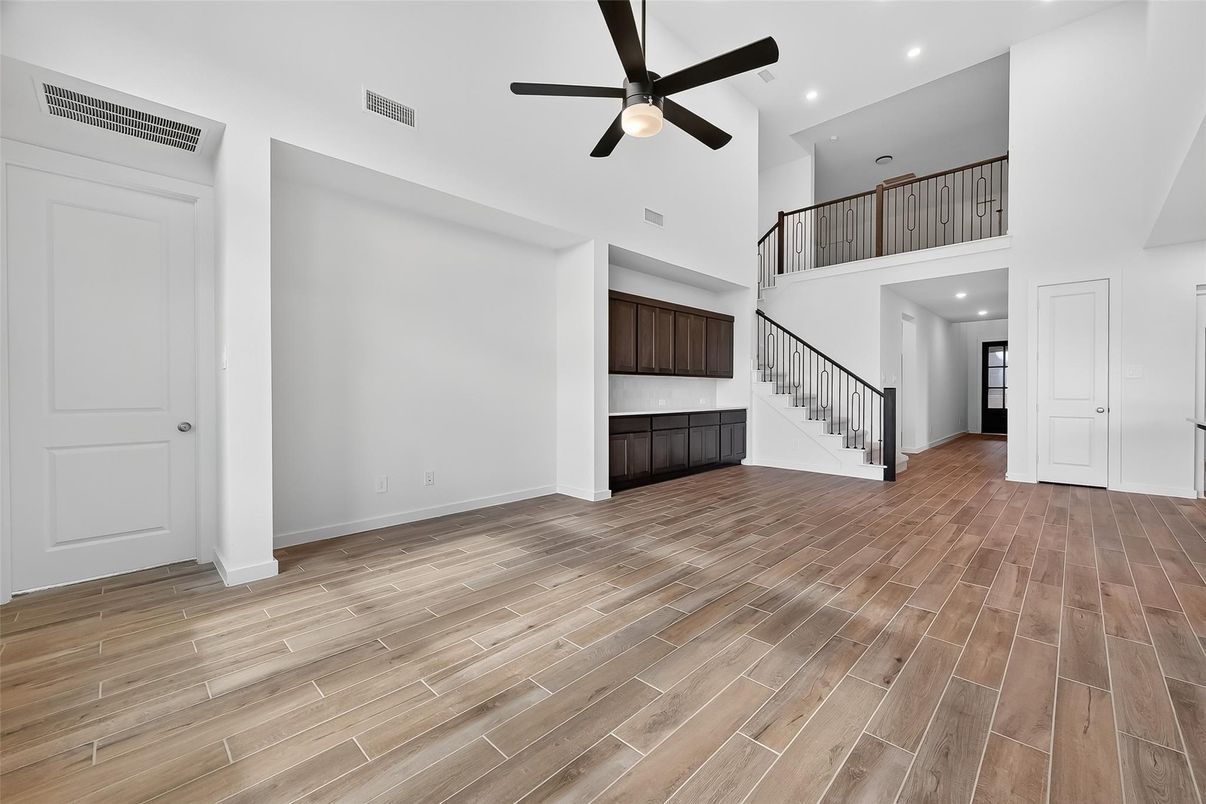 Interior, Recessed Lighting, Wood Texture Flooring