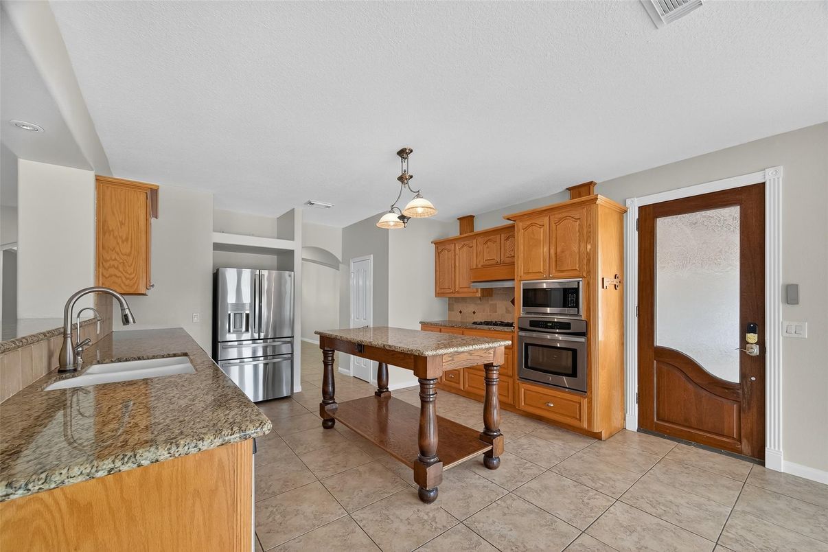 Interior, Kitchen, Pendant Lights, Stainless Steel Appliances