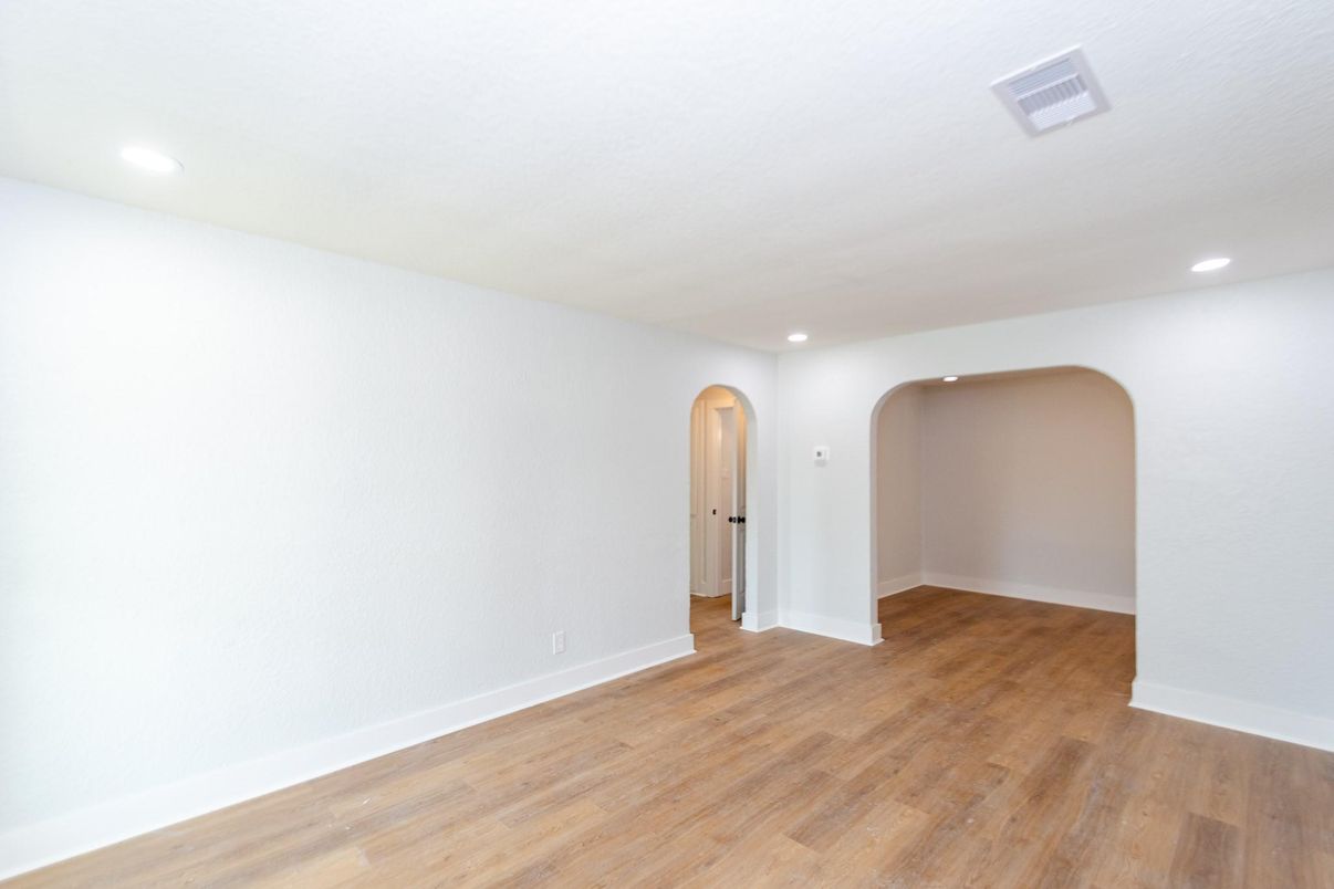 Empty room, Interior, Recessed Lighting, Wood Texture Flooring
