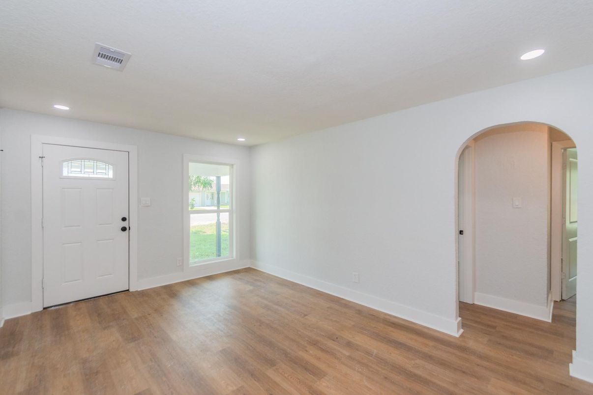 Empty room, Interior, Recessed Lighting, Wood Texture Flooring