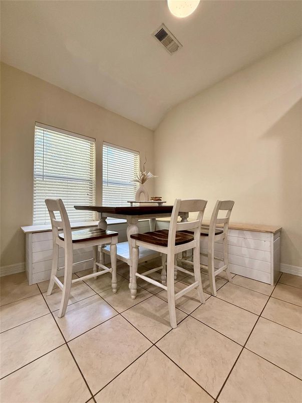 Dining room, Interior