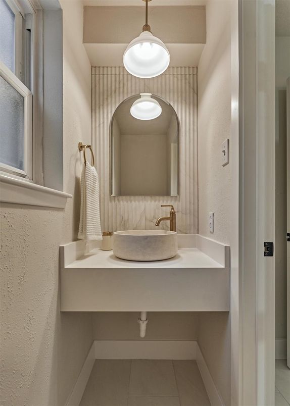 Bathroom, Interior, Pendant Lights