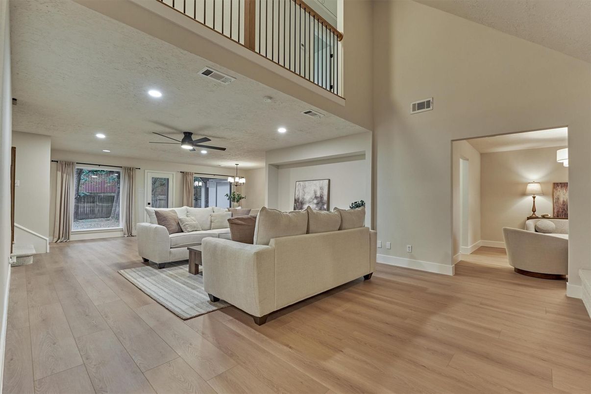 Interior, Living room, Recessed Lighting, Wood Texture Flooring