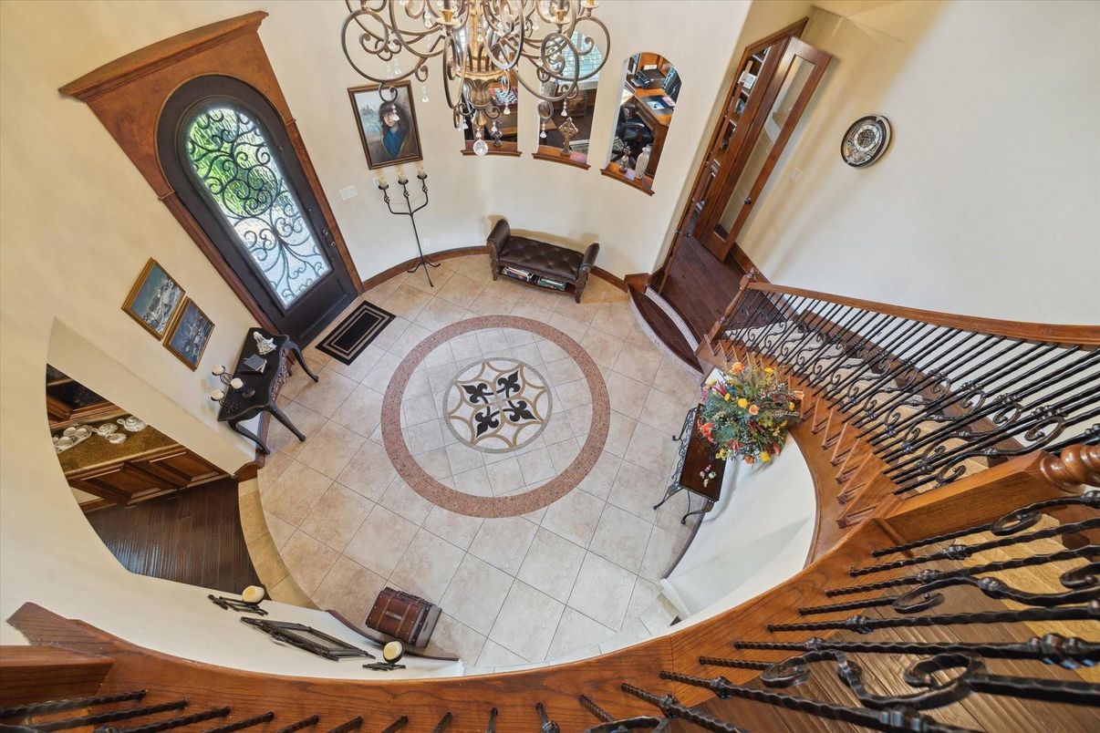 Chandelier, Interior