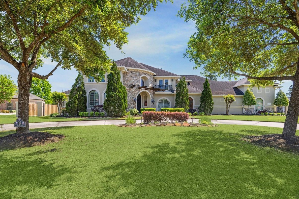 Backyard, Exterior, Facade, French Provincial