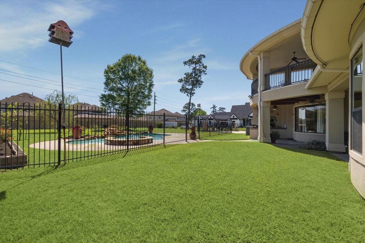 Backyard, Exterior, Pool