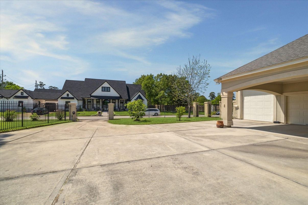 Attached, Backyard, Exterior, Facade, Cape Cod