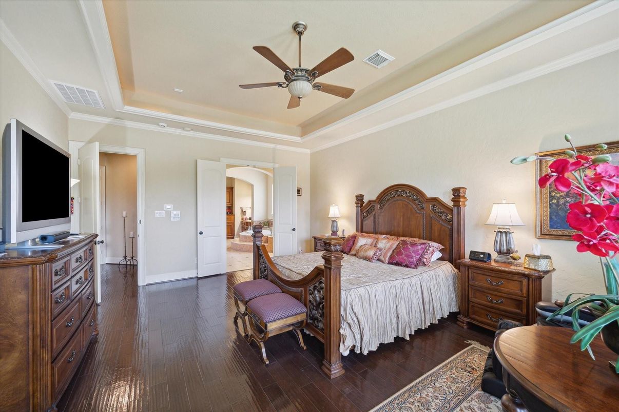 Bedroom, Interior, Recessed Lighting, Wood Texture Flooring