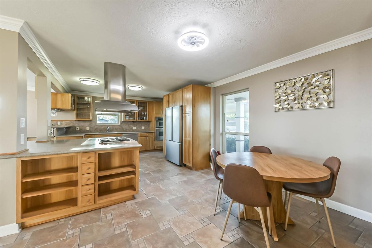Dining room, Interior, Kitchen, Stainless Steel Appliances
