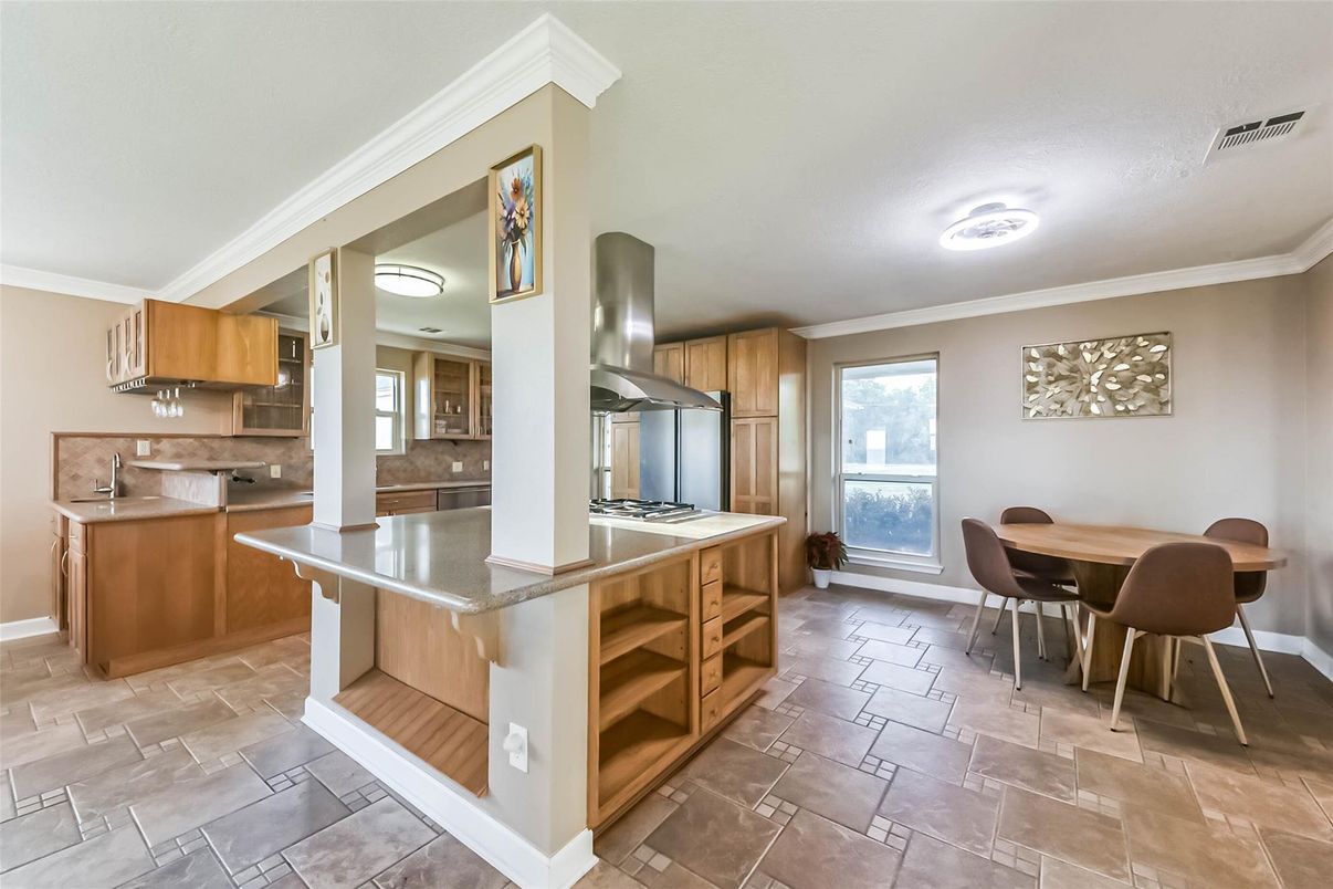 Dining room, Interior, Kitchen, Stainless Steel Appliances