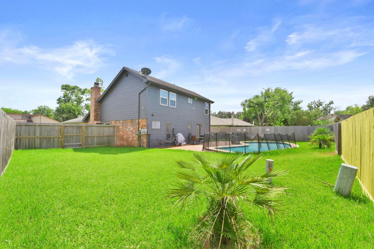 Backyard, Exterior, Pool