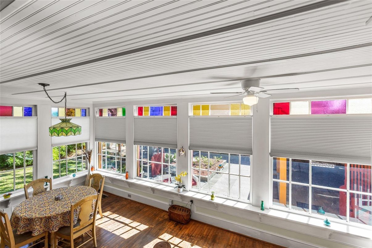 Dining room, Interior, Sun Room, Wood Texture Flooring
