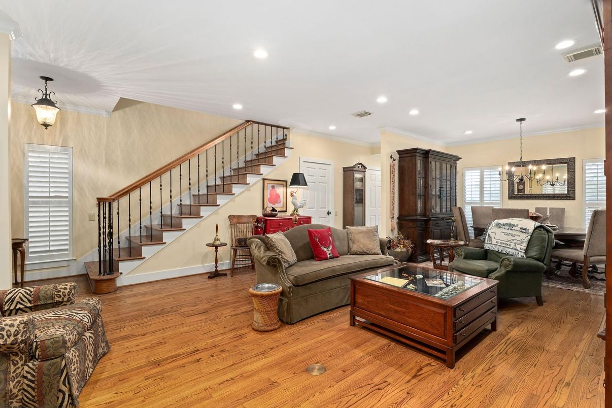 Chandelier, Dining room, Interior, Living room, Pendant Lights, Recessed Lighting, Wood Texture Flooring