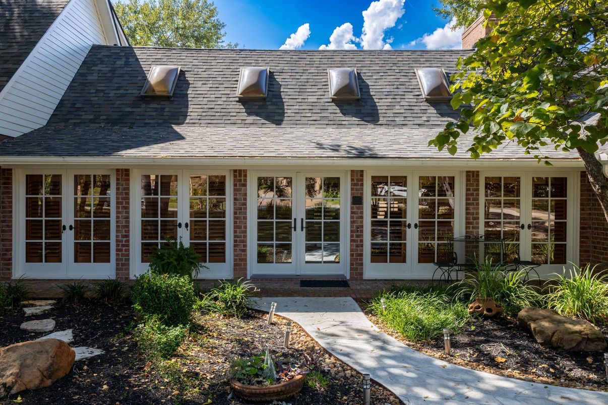 Exterior, Facade, Cape Cod