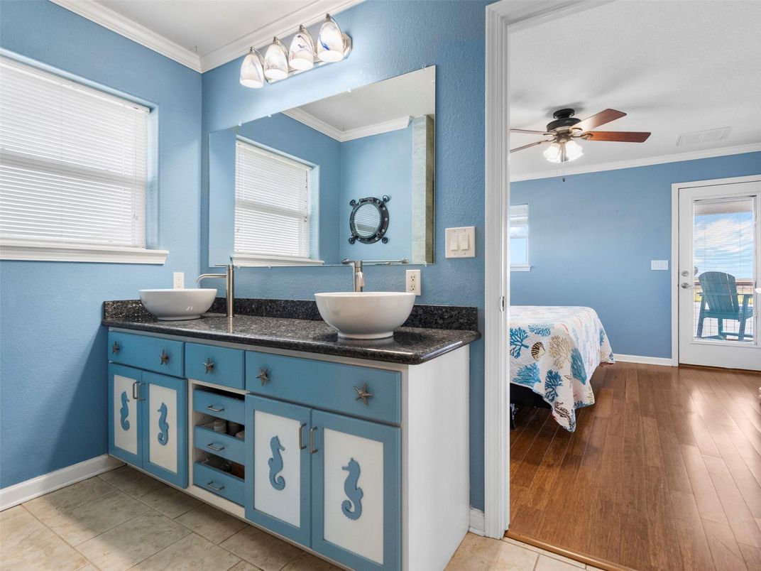 Bathroom, Bedroom, Dual Sink Vanities, Interior, Wood Texture Flooring