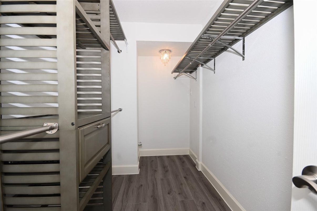 Interior, Walk-in Closets, Wood Texture Flooring