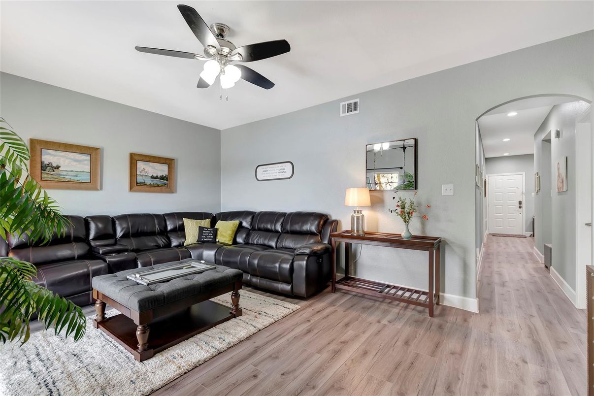 Interior, Living room, Recessed Lighting, Wood Texture Flooring