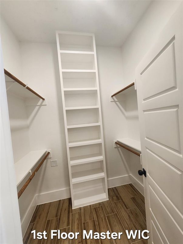 Interior, Walk-in Closets, Wood Texture Flooring