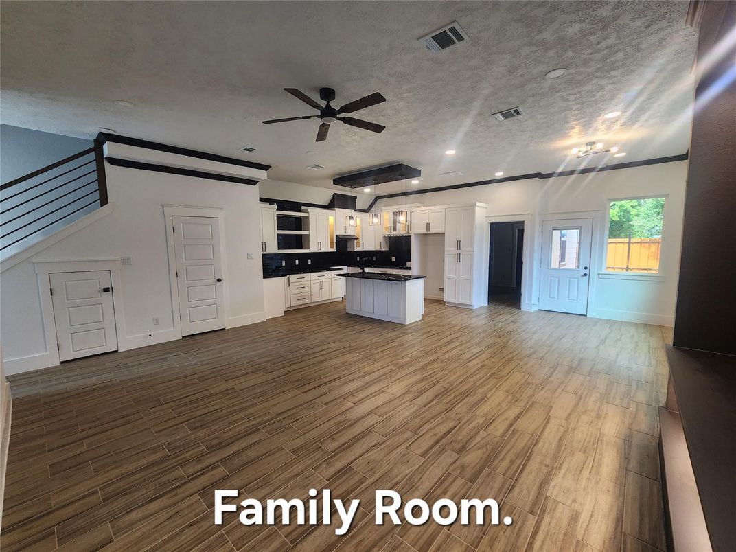 Interior, Kitchen, Pendant Lights, Recessed Lighting, Wood Texture Flooring