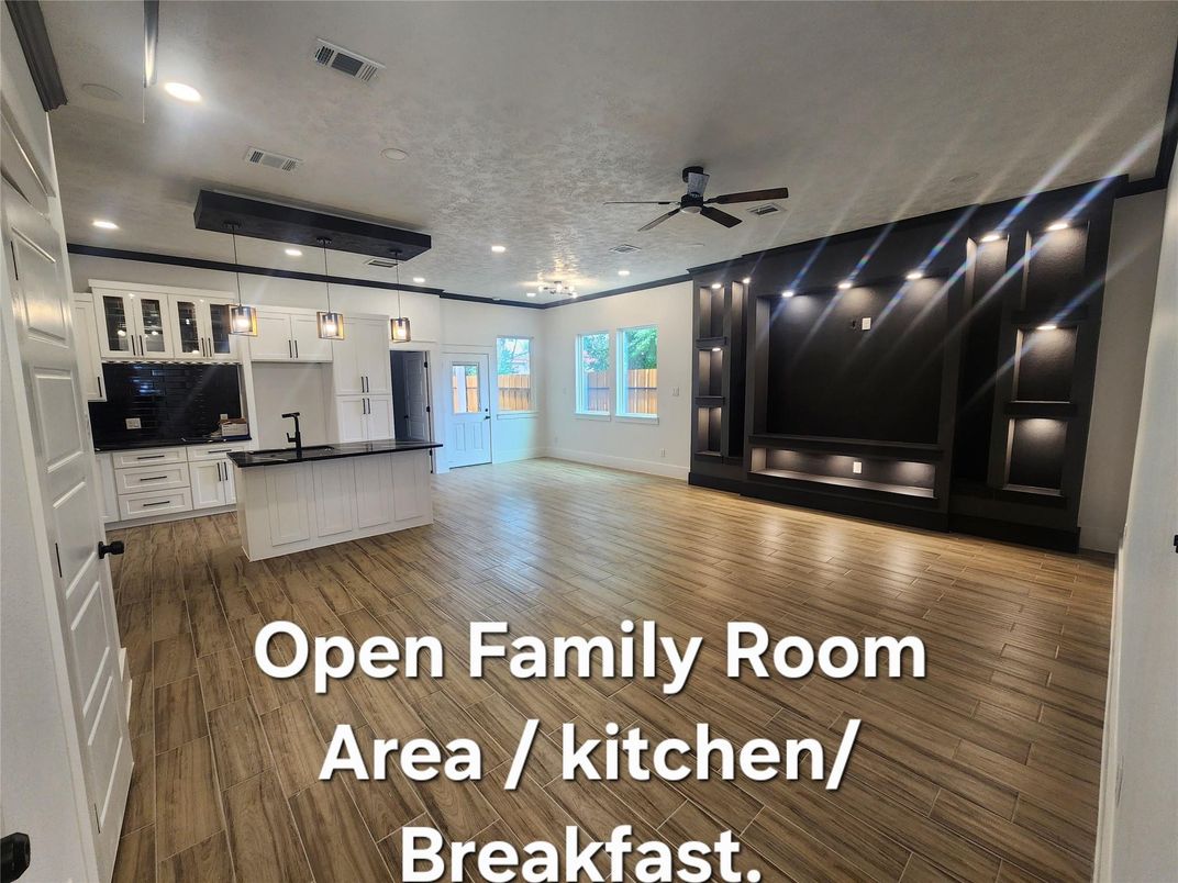 Interior, Kitchen, Pendant Lights, Recessed Lighting, Wood Texture Flooring