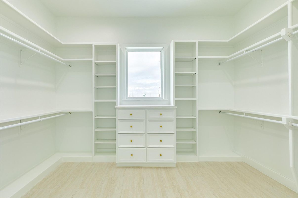 Interior, Walk-in Closets