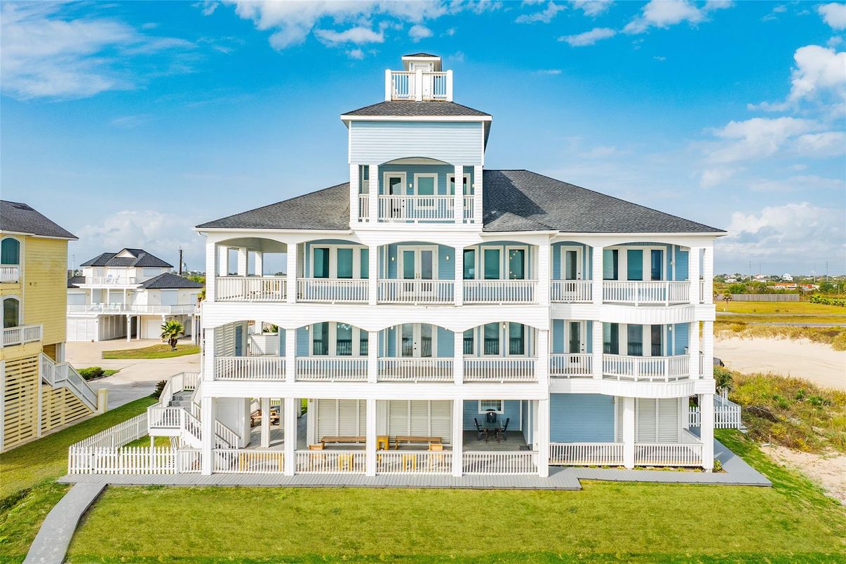 Exterior, Facade, Georgian