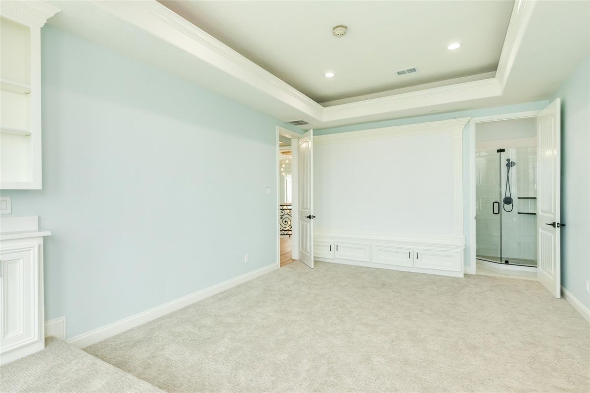 Bathroom, Empty room, Interior, Recessed Lighting