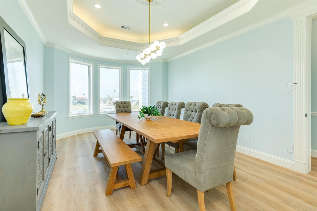 Dining room, Interior, Pendant Lights, Recessed Lighting, Wood Texture Flooring