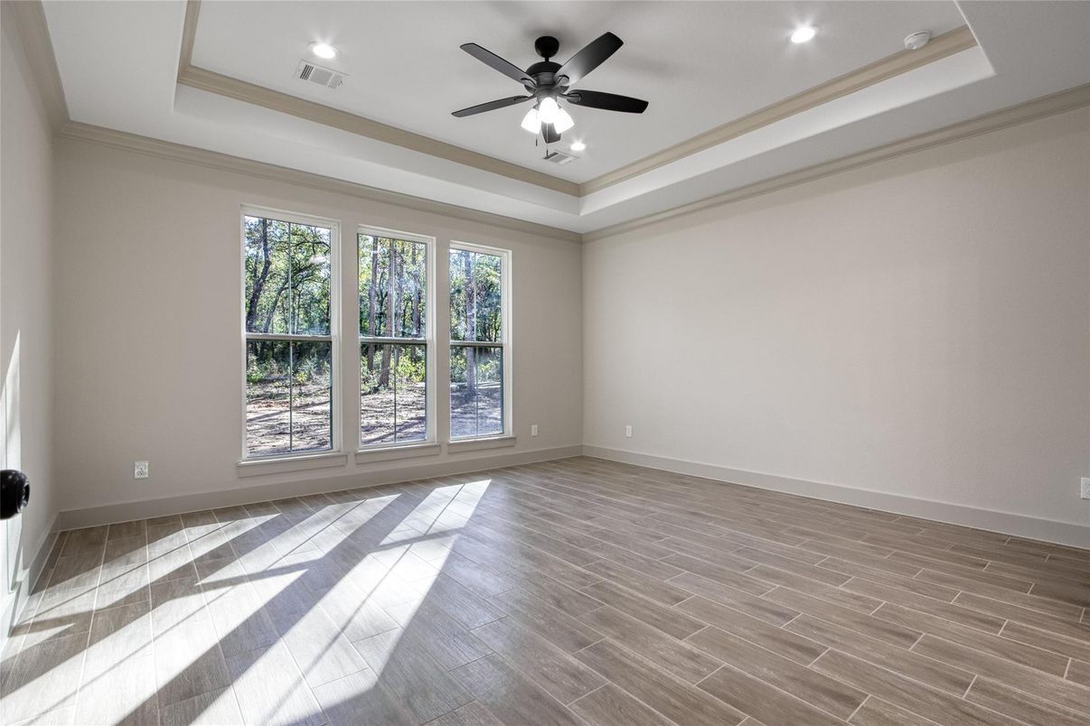 Empty room, Interior, Recessed Lighting, Wood Texture Flooring