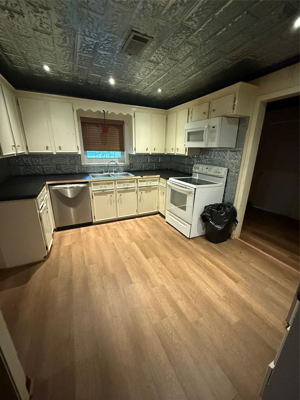 Interior, Kitchen, Recessed Lighting, Wood Texture Flooring