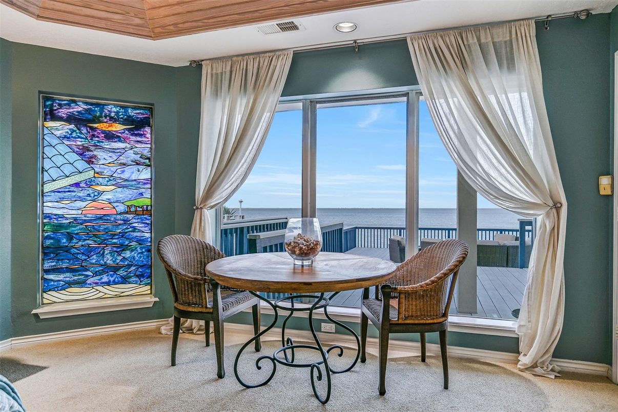 Dining room, Interior, Water