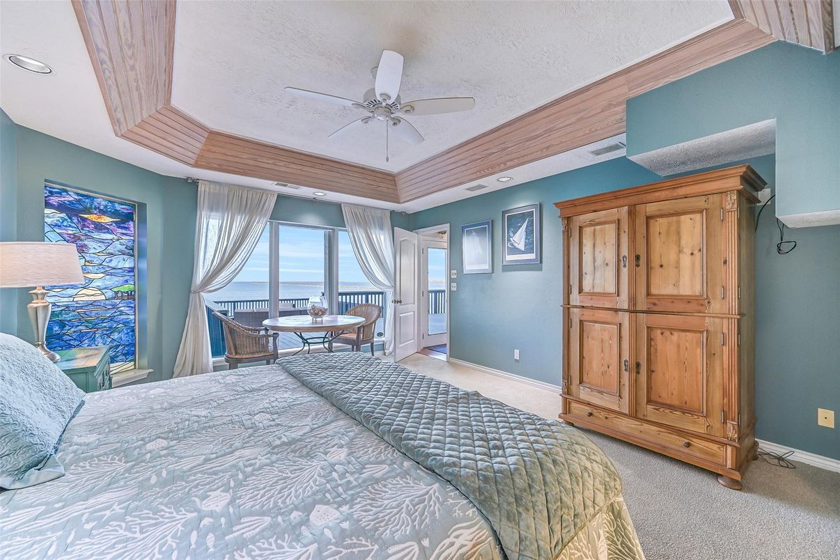 Bedroom, Interior, Recessed Lighting, Water